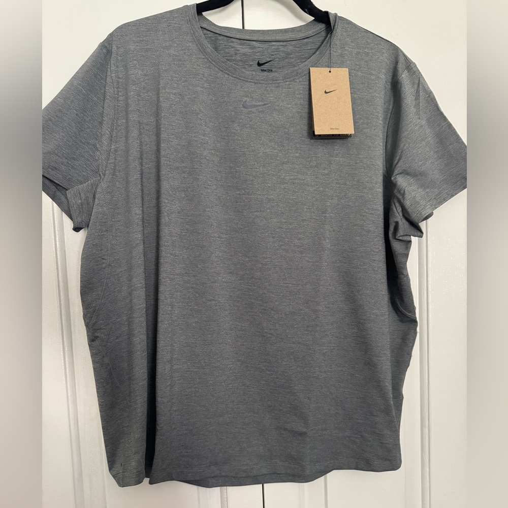Nike Women’s Active Gray Short Sleeve Tee